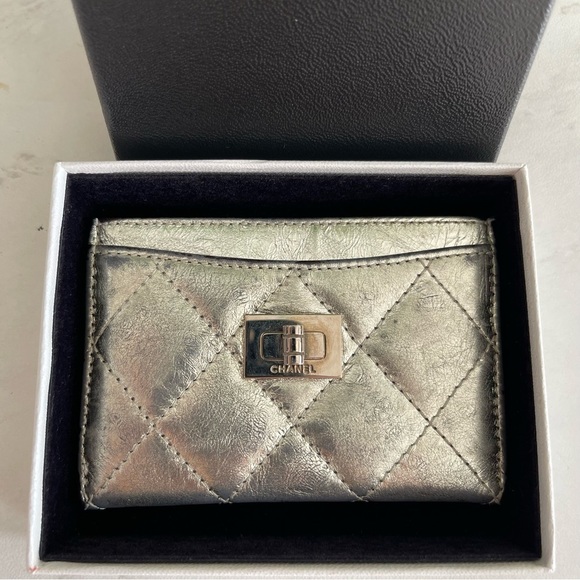 Chanel Quilted Silver  Metallic Leather Reissue Turnlock Card Holder Wallet - Picture 2 of 9